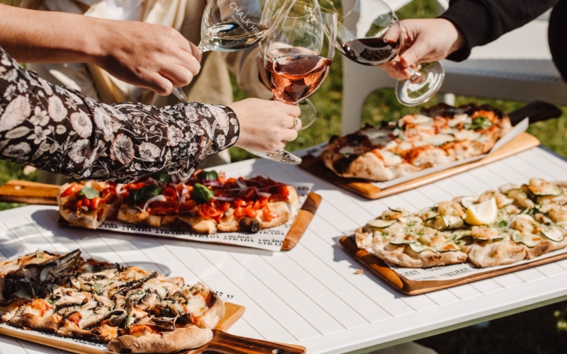 Wine and pizza to warm up your Friday night
